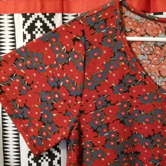 LulaRoe Top - Picture 2 of 4